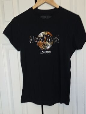 Hard Rock Cafe Black Short Sleeve Tee with Metallic Logo